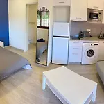 Con Cocina Americana En Elvira Apartment *