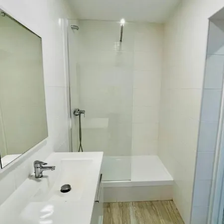 Con Cocina Americana En Elvira Appartement